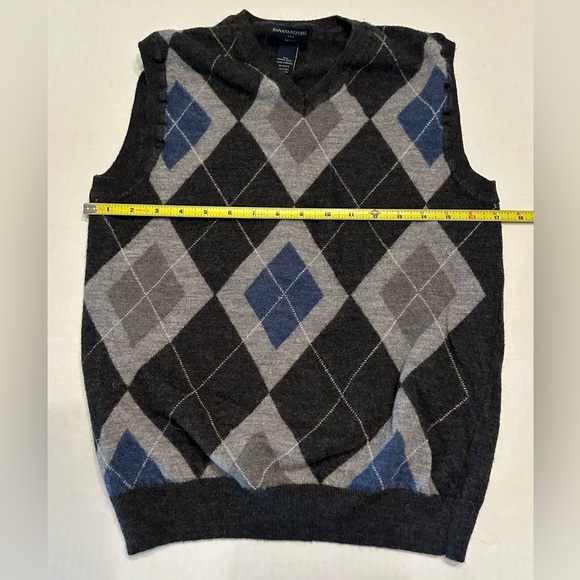 Banana Republic Merino Grey Argyle V Neck Vest Preppy Sleeveless Sweater Medium - Picture 4 of 5